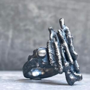 "Los Caminantes" en Plata 950 con Pátina