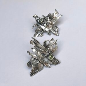 Blasón (Plata Forjada a Fuego y Peridoto Natural)