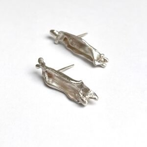 Aros Stud Abstracto - Plata Moldeada a Fuego